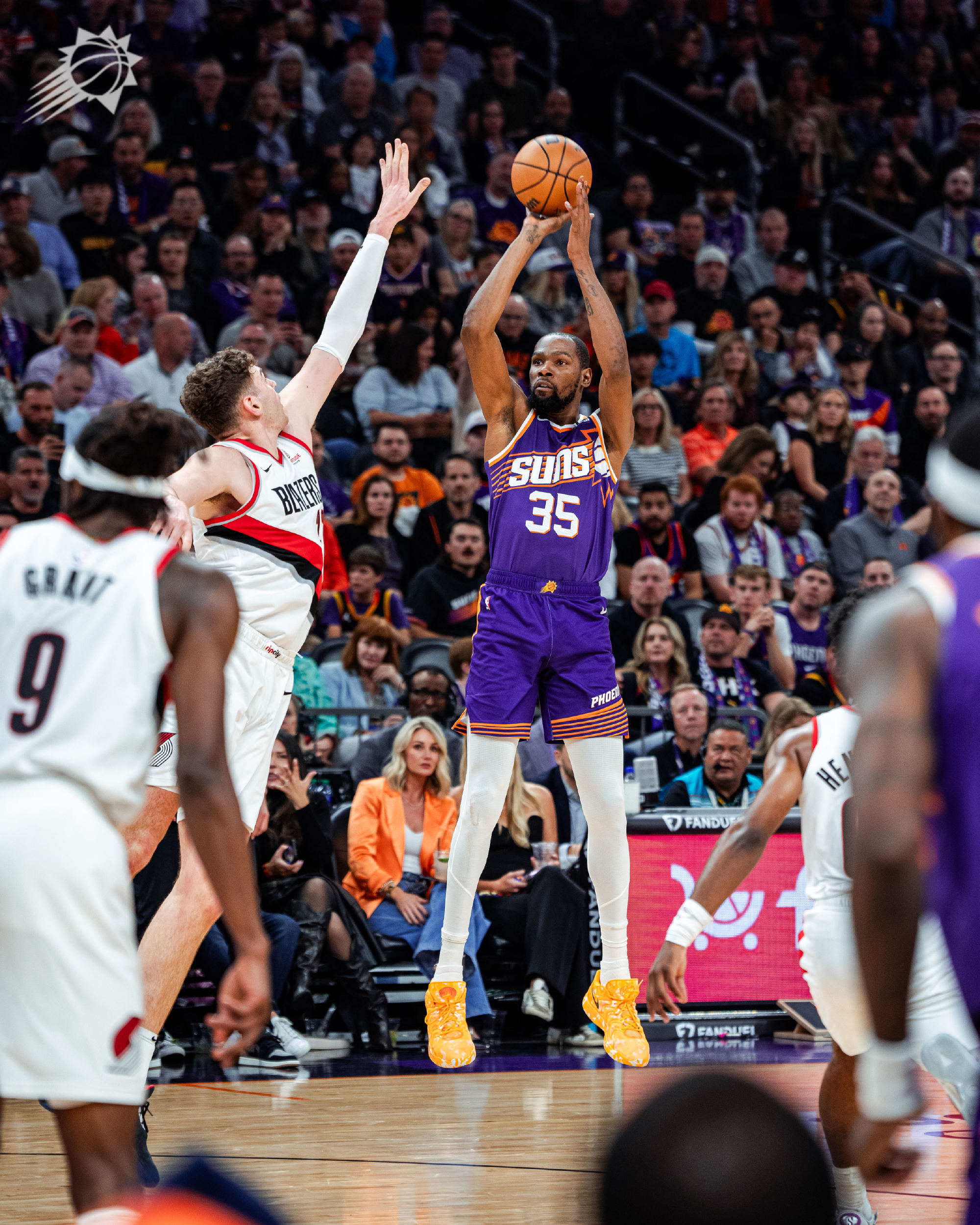 九游游戏-快船翻盘鹈鹕，布克点燃赛场