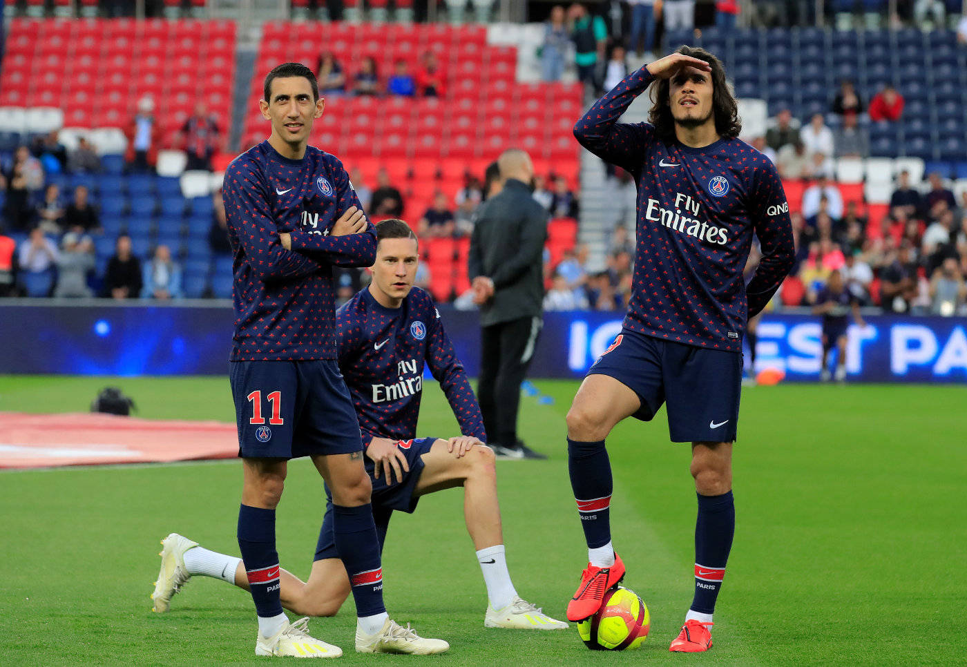 九游体育-巴黎圣日耳曼中场控球出色，配合默契的简单介绍