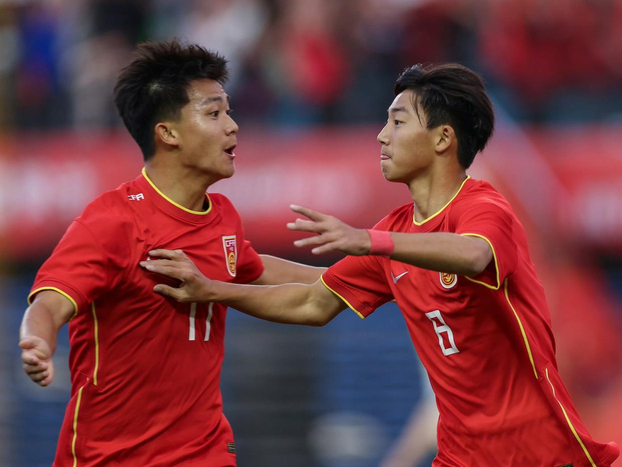 比赛中流畅的配合，轻松获得胜利