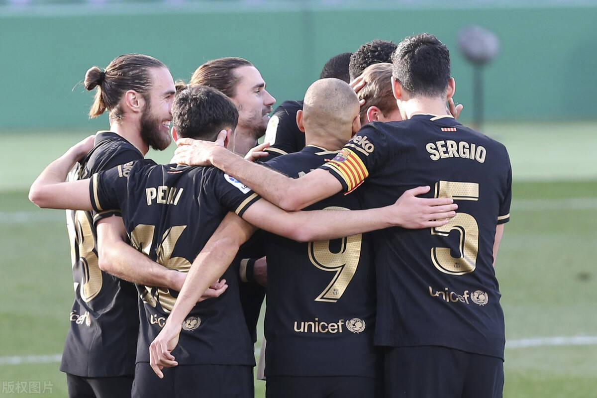 青年人横扫罗马主场连胜让球队稳稳占据联赛榜首的简单介绍 青年人横扫罗马主场连胜让球队稳稳占据联赛榜首的简单介绍