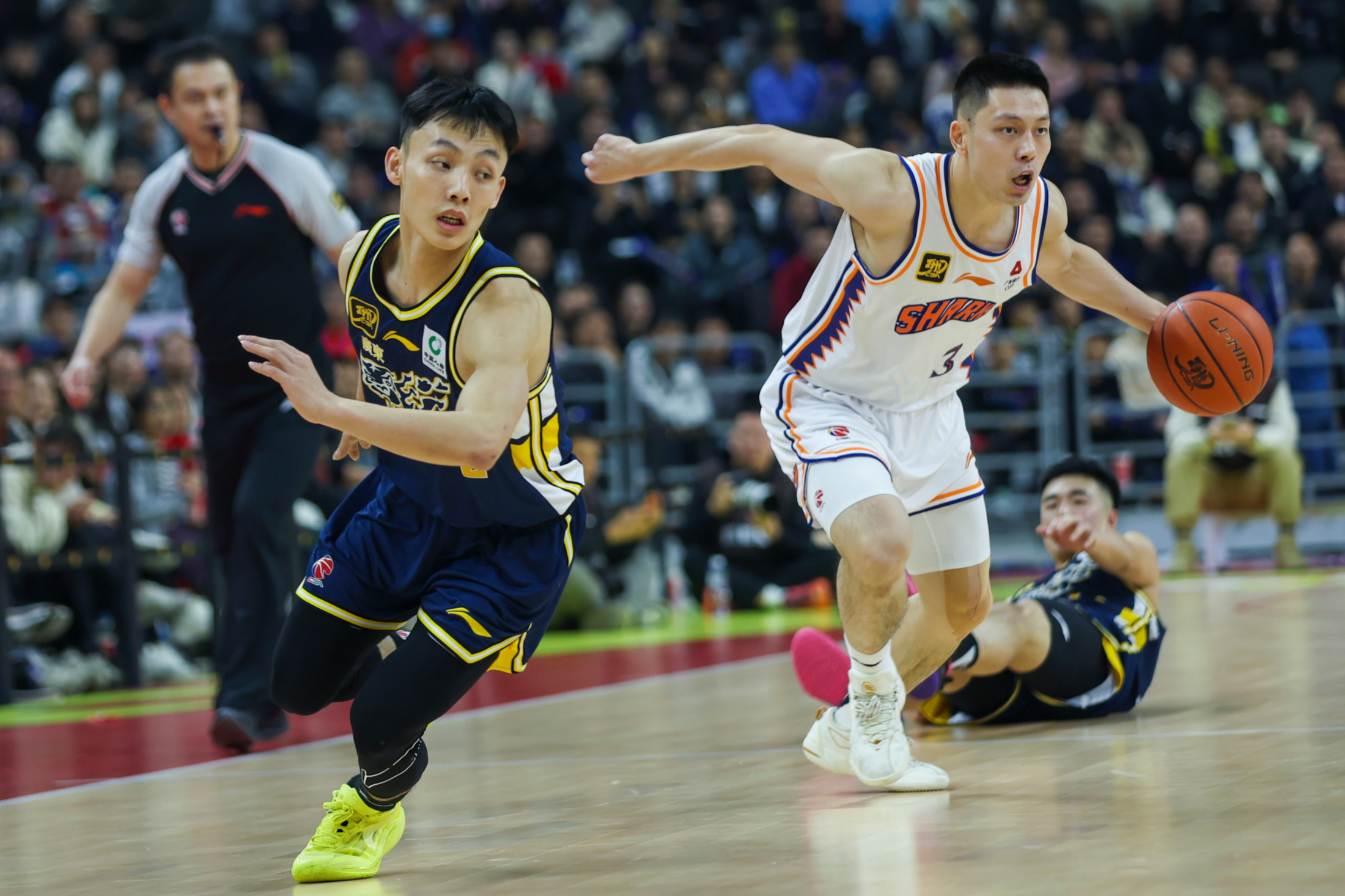 九游app下载-关于上海男篮主场失利，连胜势头遭遇阻击的信息