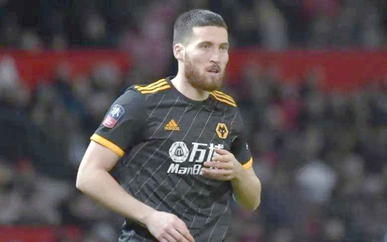 狼队球员状态高涨，轻松获胜