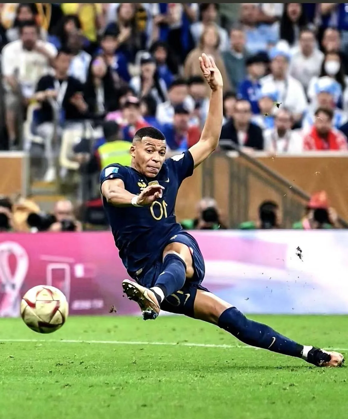 大巴黎挑战巴塞罗那欧冠强豪对决 大巴黎挑战巴塞罗那欧冠强豪对决