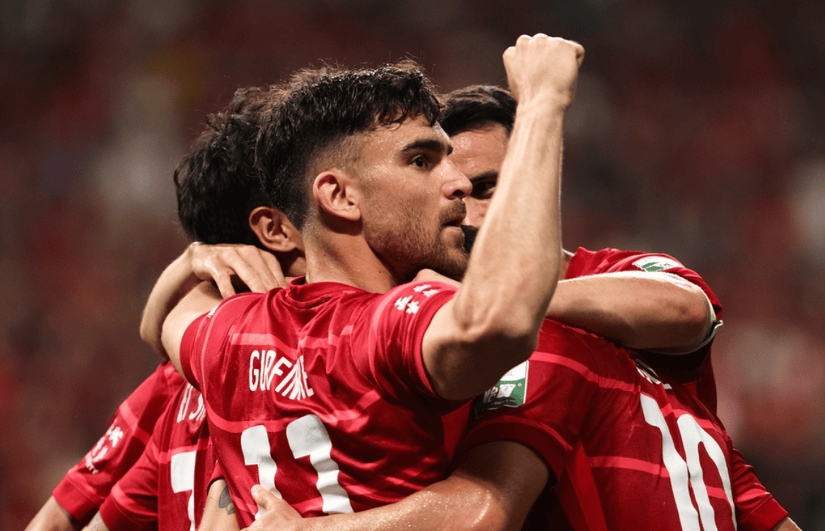 九游娱乐官方网站-欧洲足球赛事激荡人心，球员斗志昂扬力争上游的简单介绍