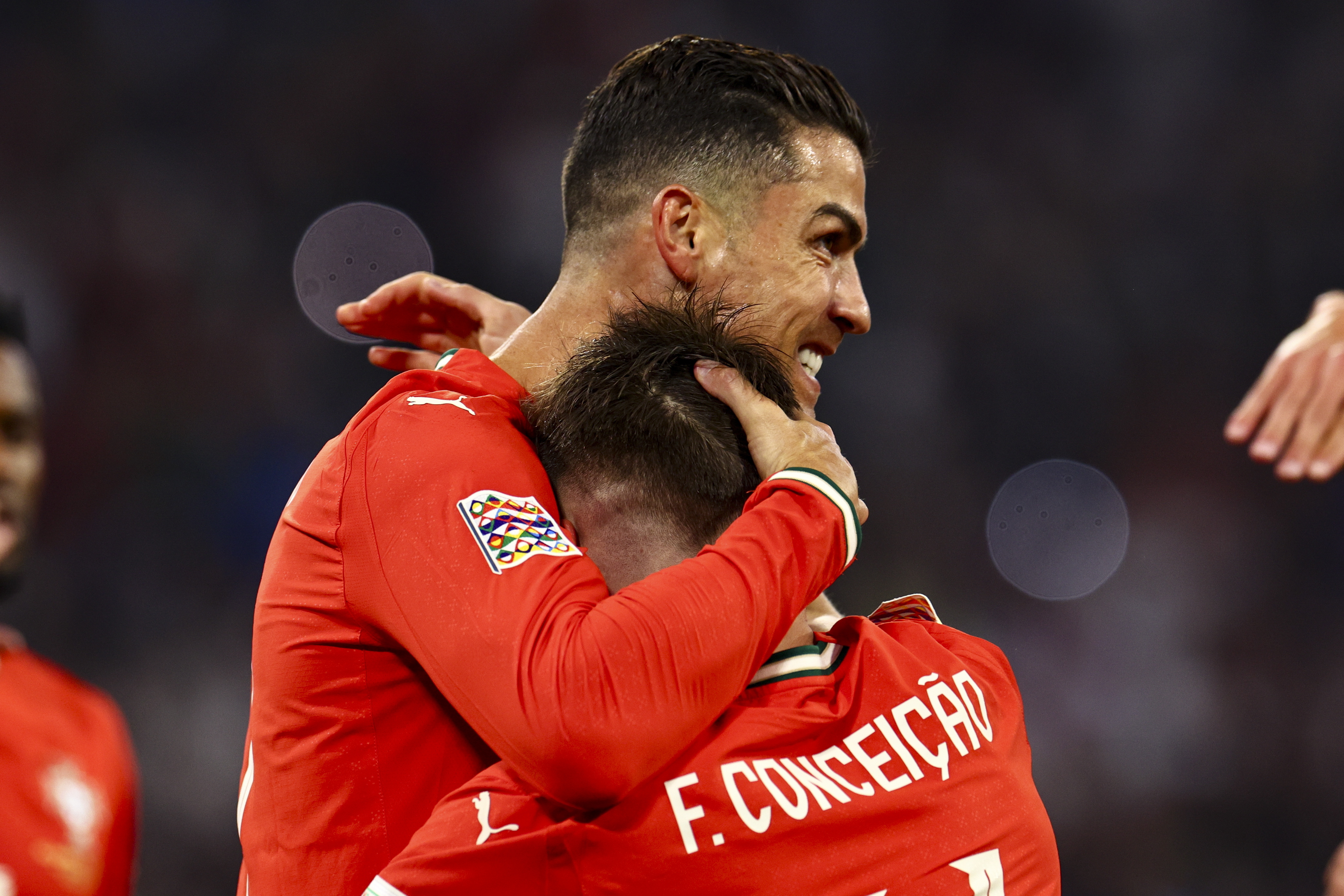 包含葡萄牙队横扫小组，实力晋级下一轮的词条