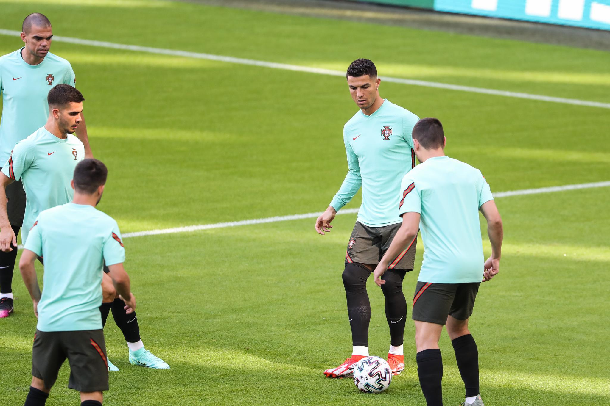 九游体育APP下载-日本队力克葡萄牙队,奥恰洛夫扛起全队的简单介绍