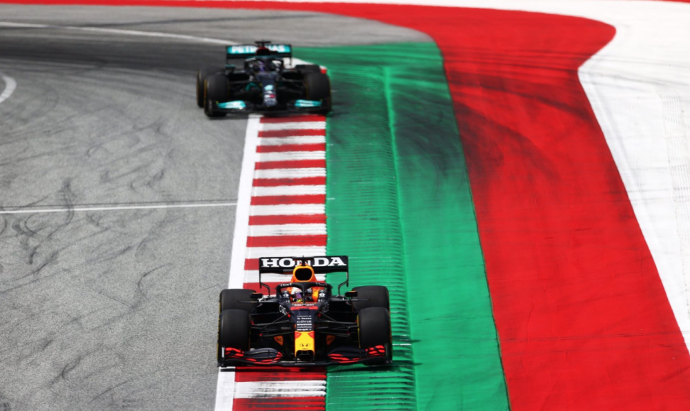 迈凯伦碾压红牛二队，塞恩斯状态火热