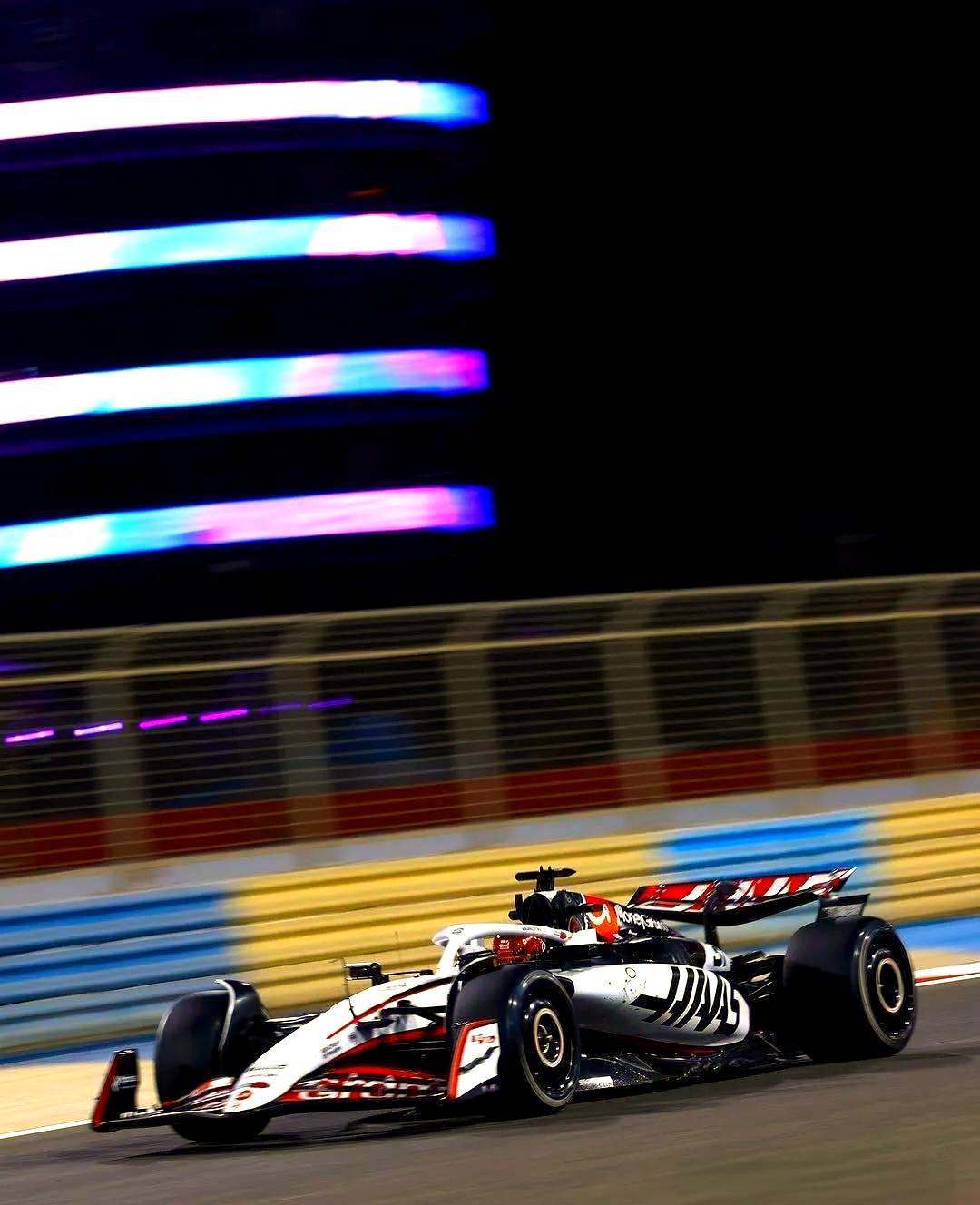 哈斯车队险胜威廉姆斯，皮亚斯特里统治全场的简单介绍