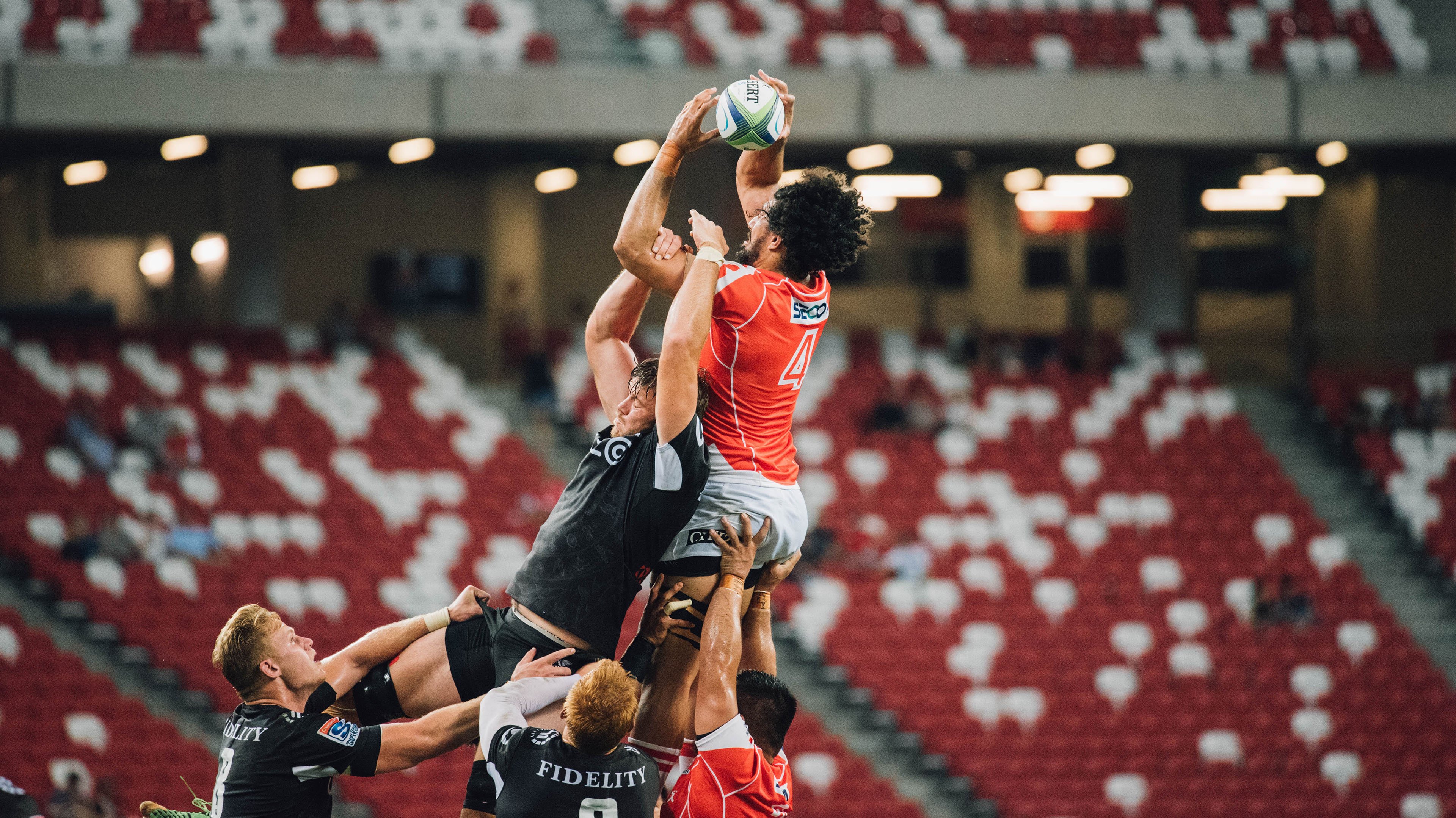 九游中国-当东方巨龙遭遇南美神鹰，莱万在跨洲焦点战中完成自我证明