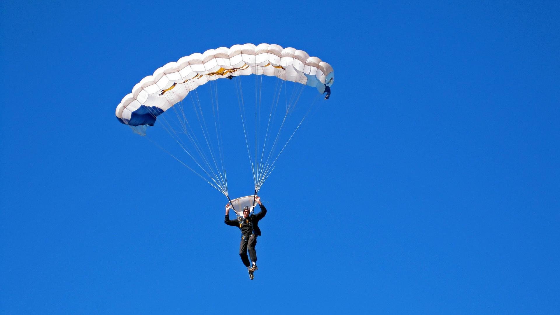 火箭爆冷骑士，武切维奇成为关键先生